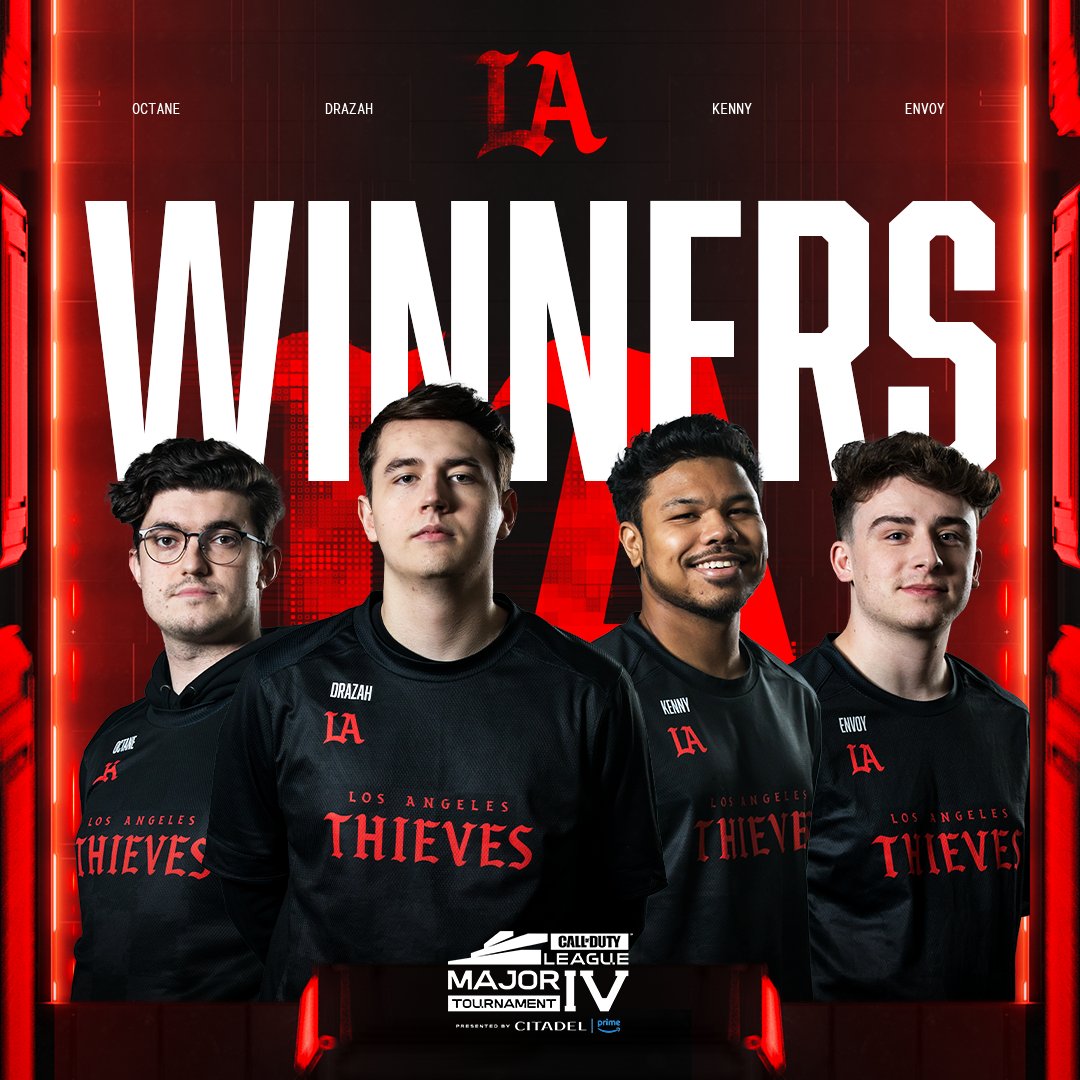 CODLeague's tweet photo. THE WORLD CHAMPS ARE BACK ON TOP 🏆

@LAThieves ARE YOUR #CDL2023 MAJOR IV CHAMPIONS! #LAThieves

@OctaneSam | @Drazah | @Kuavo | @DylanEnvoy https://t.co/dJLGFwdOCS