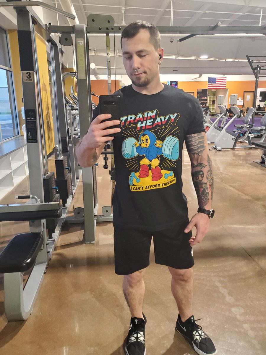 mr__sosa's tweet photo. Thanks to my NFT portfolio I can no longer afford therapy. Only other option is to lift heavy at this point  💪🏼 https://t.co/7UYNVaZ6Bw