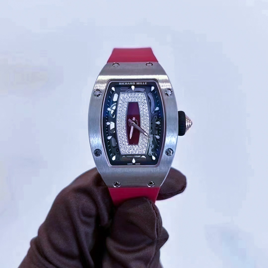WORLDTIMER_'s tweet photo. 2022 Paper Richard Mille RM 07-01 White Gold Red Lip Watch

Price and Watch Details 手錶價錢和詳情: https://t.co/VJLVOOrmXf

#RichardMilleWatches #RM07 #ladieswatch #womenwatch #womensfashionstyle #lifestyle #womensfashionreview #ladyluxury #理查德米勒 #jaquetDroz #LouisMoinet https://t.co/97fAlWrwLY