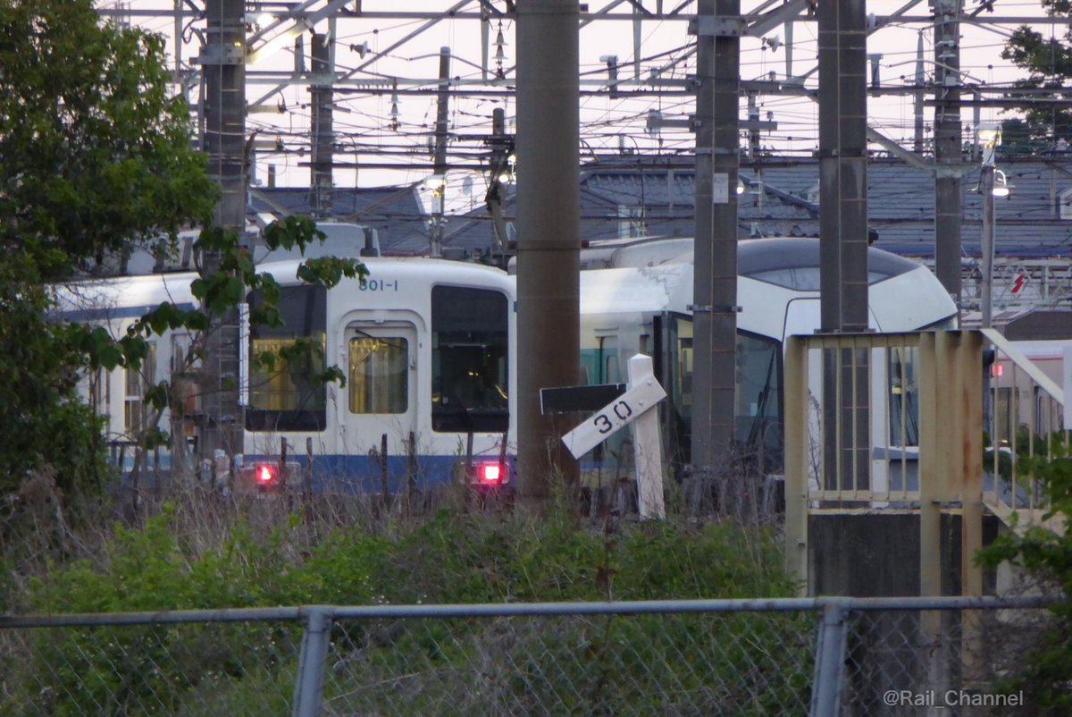 Rail_Channel's tweet image. 2023.4.24 早朝の #春日部支所
館林運用車は #801F #804F #8574F が留置

#800型 #8000系 #10030型 #11256F #11260F #100系 #101F #106F #スペーシア