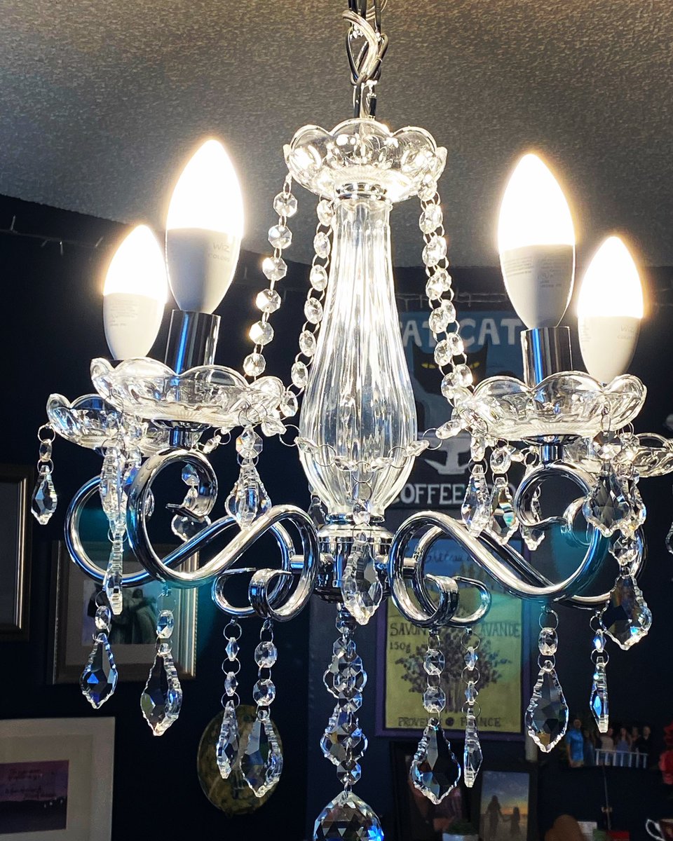 Simstress1's tweet image. The newest acquisition for my studio. 😍 #LED  #rgb #vintageglam