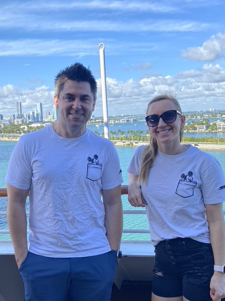 tylermcreative's tweet image. Great minds think alike, right?! 😂 My sister and I showed up to our cruise wearing the same exact shirt, and we couldn't stop laughing! 🤣  #twintelepathy #matchingshirts #sisterlove #cruiselife #fashionicons #greatminds #cruisegram #funnymoments #laughteristhebestmedicine