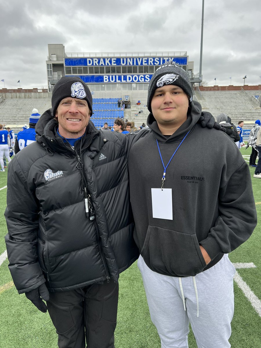 Kolton2005's tweet photo. Thank you coach @tstepsis and @CoachNThompson for having me out to @DrakeBulldogsFB Spring Game! 
@coachconrad41 @DMWolvesFB @CoachhZoe @PrepRedzoneAZ @KyleMorgan_XOS https://t.co/wrOJk8EzLN