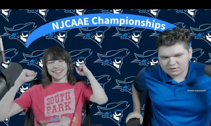 Congratulations to ECA junior Keller Cannon for winning the national championship! #LevelUpCB <a href="/CBCommSchools/">CouncilBluffsSchools</a> <a href="/ALHSathletics/">Council Bluffs Abraham Lincoln Lynx</a> <a href="/IowaWesternCC/">Iowa Western</a> <a href="/cannon_keller/">Keller Cannon</a>