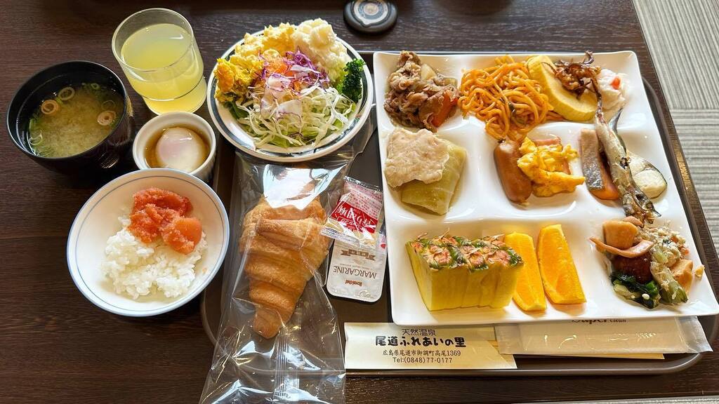 vo_oj's tweet photo. 朝食バイキング
ここは果物があった
あとししゃも好きだけど、あまり見かけないので良かったです。 https://t.co/E9HdiZGbf1 https://t.co/cOvFNSVXA3
