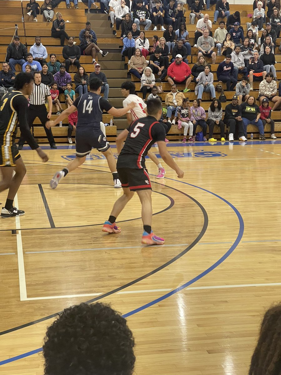 Churchill Basketball tweet media