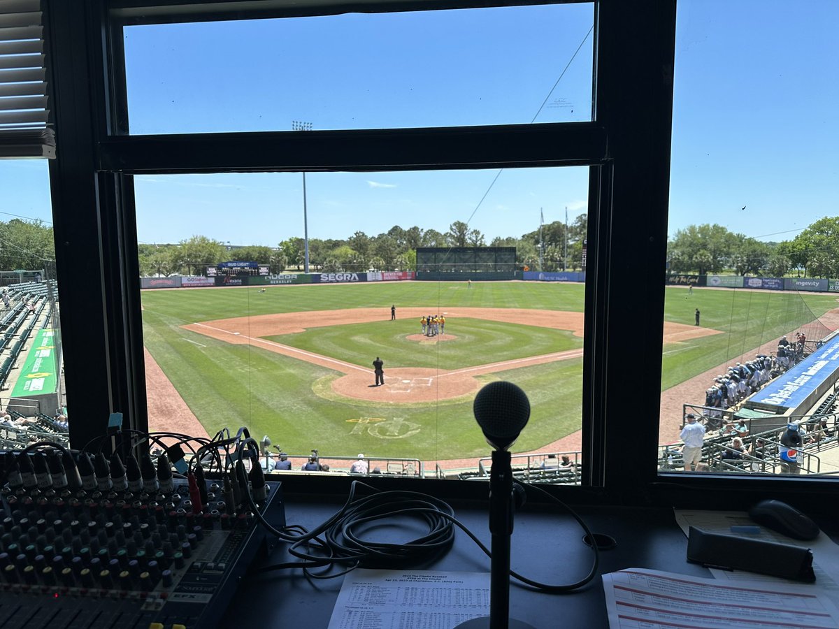 Beautiful day for a ballgame☀️⚾️. Back in Charleston - the “Holy City” & “The Joe” to PA 🎤 for the @CitadelBaseball 🆚 @ETSU_Baseball. In a pitchers duel, the Bucs beat the Citadel 1-0 in the rubber match. 
#PAAnnouncer
#BucsBaseball
#OurMightyDogs