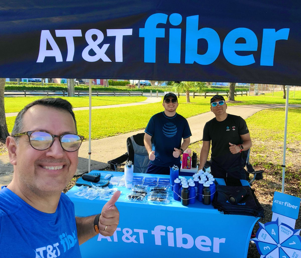 jrivasfla's tweet image. Earth Day 🌏🌳🌱 at Colonial Park was great. We were able to educate our neighbors about our amazing⚡️Fiber⚡️, closed some sales &amp;amp; received free lunches courtesy of our Park Manager Antoine. What a blessed day. 🙏🏽 Thank you Will. 👏🏽👏🏽 @One_FLA @att #FiberFlex #TheFalls #LSTC