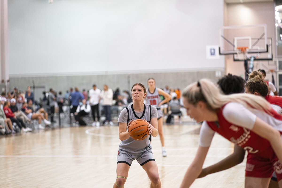 Nike Girls EYBL Champions League tweet media