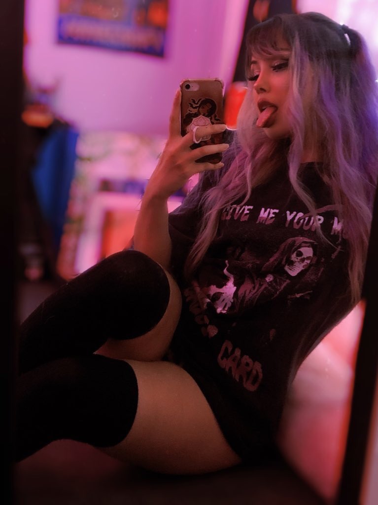 𝕭𝖚𝖓𝖓𝖎 🔪 tweet media