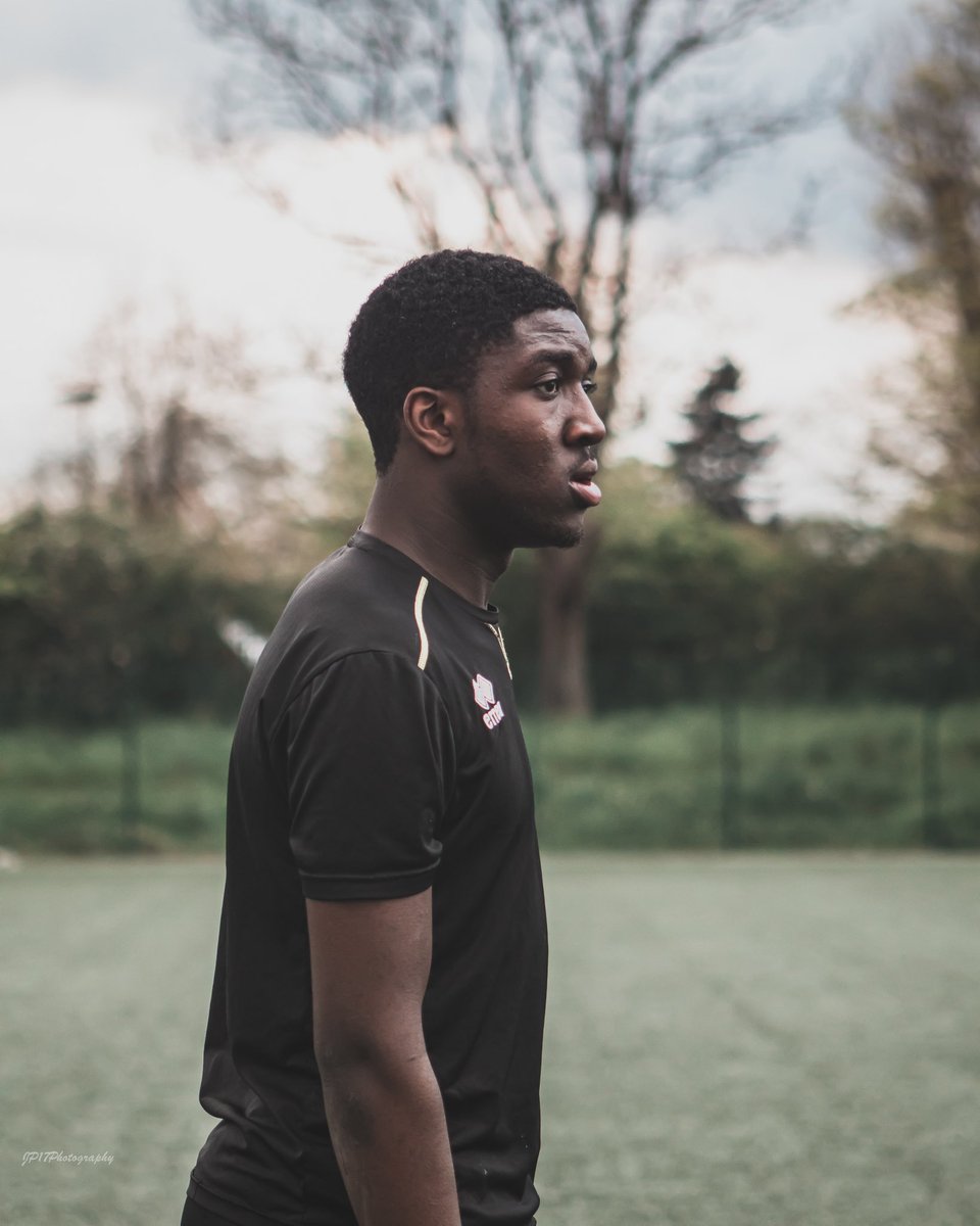 emzo🚶🏾 tweet media