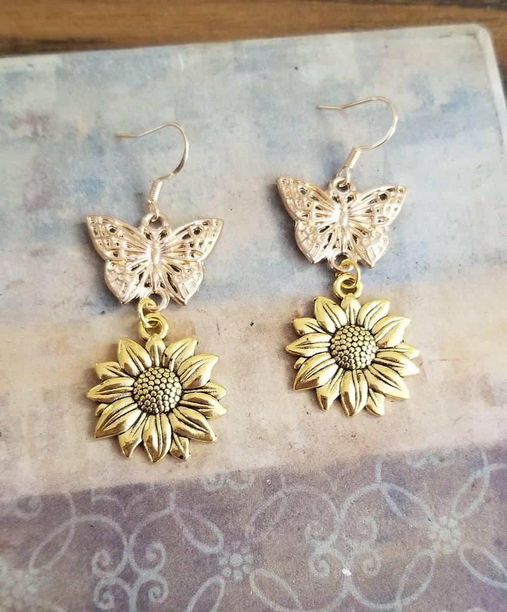 14k Gold Sunflower Earrings #jewelry #earrings #goldearrings #butterflies #sunflowers #Butterfly #Sunflower #springflowers #flowers #flowerearrings #springfashion #springtrends #fashion #style #prom 

  etsy.me/3H6DD7v via @Etsy