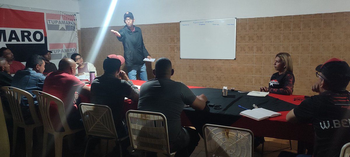 Enmarcados en el año de la #ComunaYProducción Edo mayor del <a href="/BloqLlanero_MRT/">BloqueLlaneroAmazonico_MRT</a> afina planificacion estrategica para el fortalecimiento y avance del partido en pro del bloque social revolucionario.

#ALBAUnionDeportiva 
#ComunaYProducción