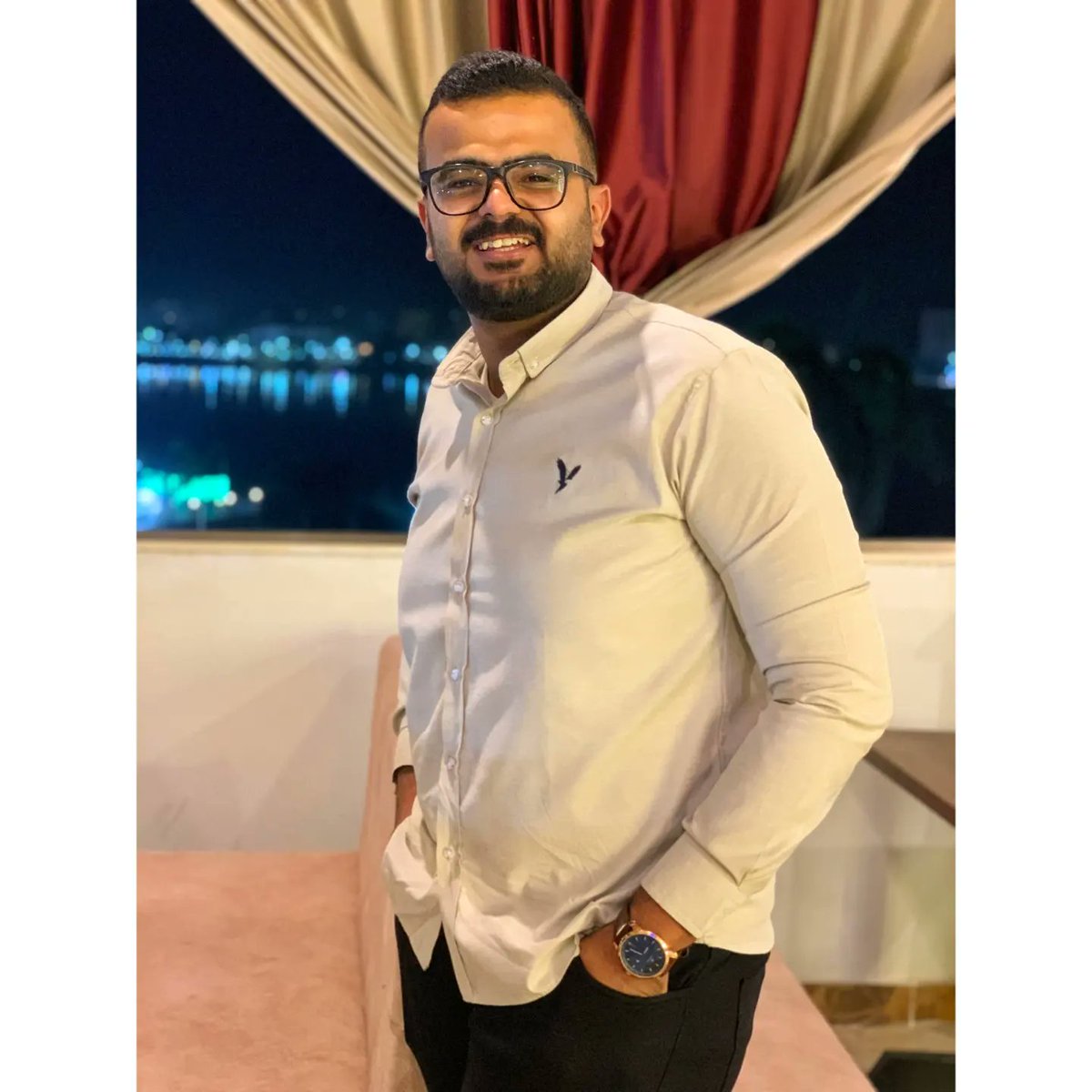 Mahmoud32989869's tweet photo. 🤍🤍🥂 https://t.co/7QNuyQFNGN