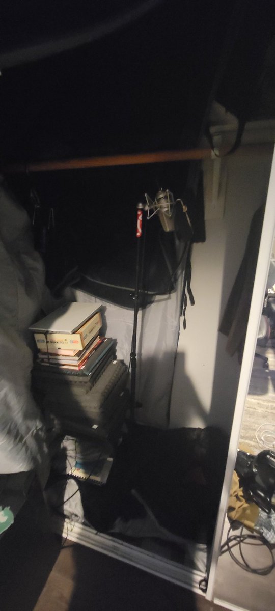 ImMrTransistor's tweet image. I recorded Attack on Titan and One Piece in here.