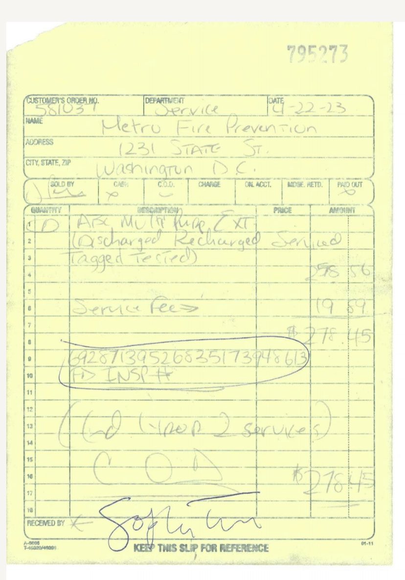 #FOX5DC at 10/11. I also JUST got off the phone with a bagel shop owner in NYC who said he got hit last month in the EXACT same way and is convinced based on <a href="/pearlsbagels/">Pearl's Bagels</a> post that it was the same guy. Hat &amp; handwriting appear to be a match. NYC on left DC on right.