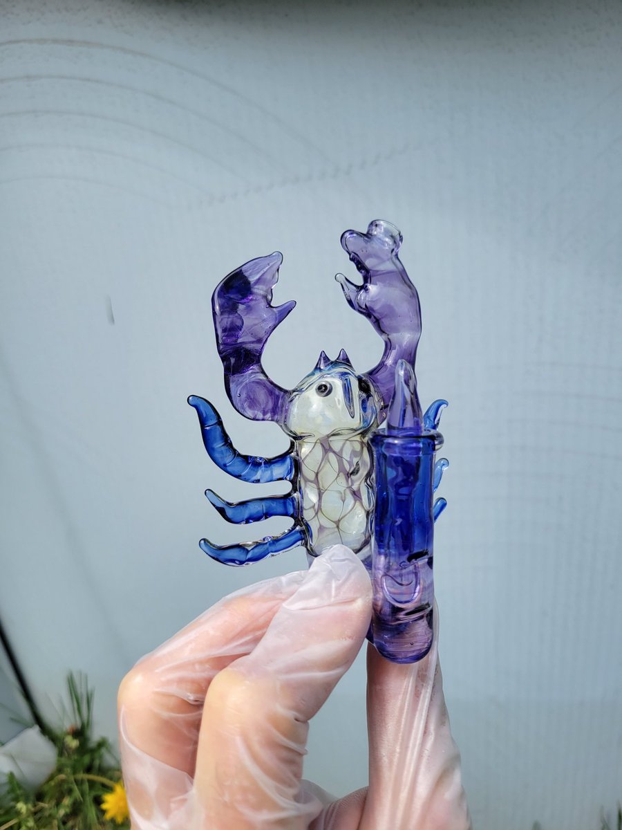 FreewaysGlass's tweet photo. Scorpion pendant rig number 1 is up for auction right now on my insta @freewaysart #Scorpion #bluescorpion #pendant #microrig #scorpionpendant #glassart #scorpionart #pendantrig #glasspendant https://t.co/68fa0MIW98