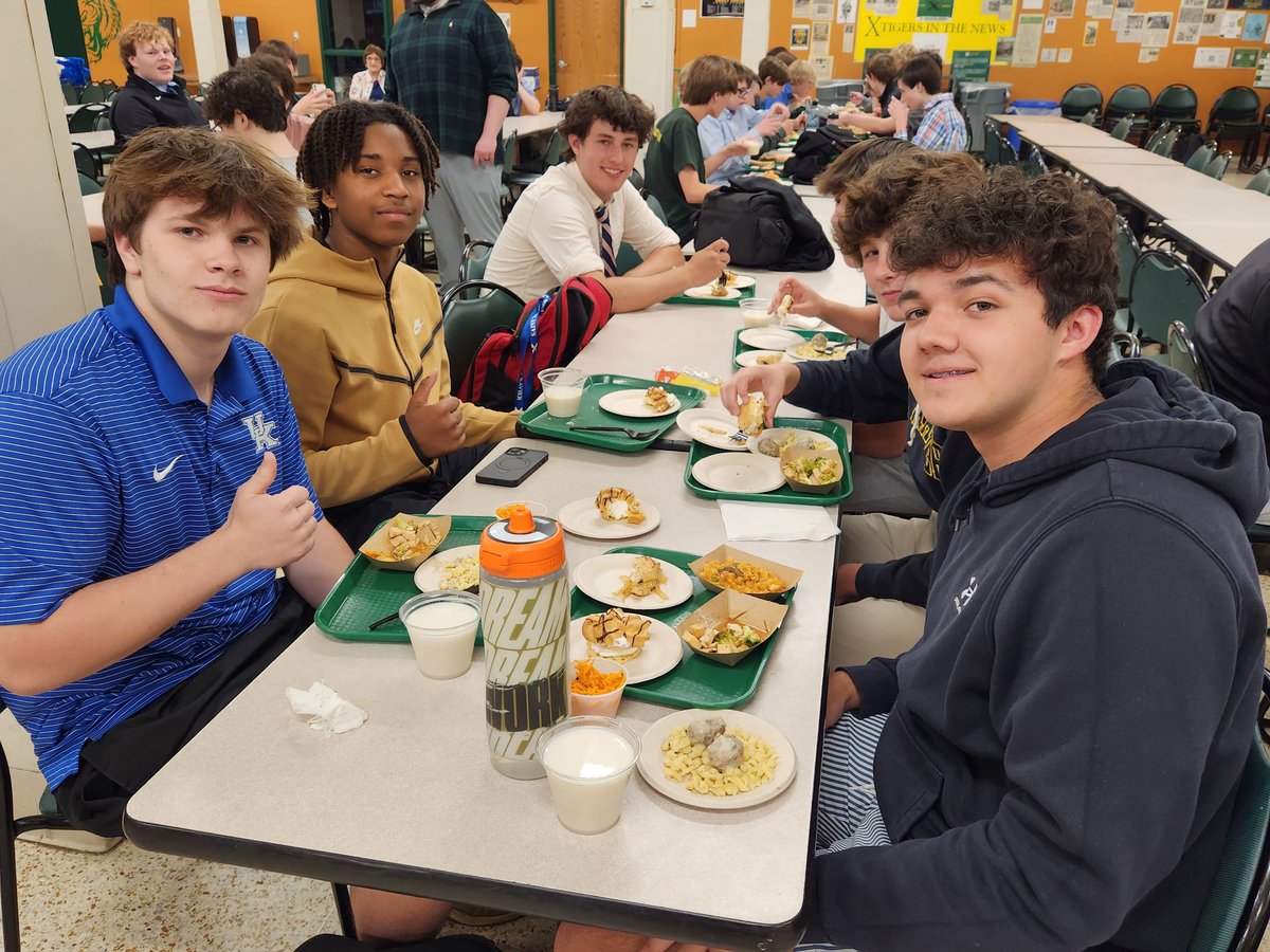 Last week more than 80 students gathered for the return of our annual International Dinner, featuring French, German, Chinese, and Spanish food prepared by Culinary Club students alongside FLIK. Students also performed karaoke to iconic songs in the languages they are studying!