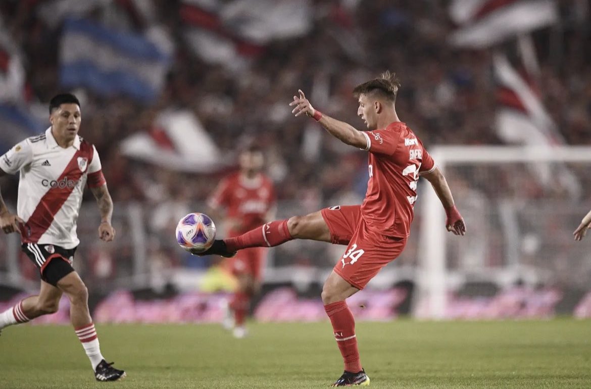 InfiernoRojo2's tweet photo. #River no goleo 5-0 a #independiente porque parecía que había un acuerdo para no golear. En 90 minutos no pateo una vez al arco el rojo. No le exigí nada a Zielinski hasta hoy, sin él, perdíamos ambos clásicos 5-0. A partir de esta fecha, ya hay que empezar a ganar. https://t.co/8NbMJGE3cz