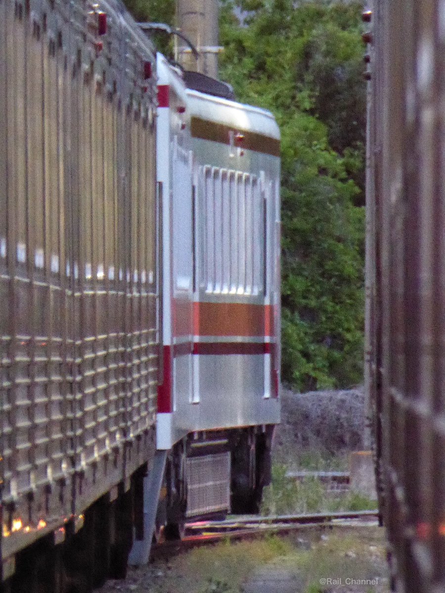 Rail_Channel's tweet photo. 2023.4.24の #春日部支所
#61103F は塗装途中で入換をしたようで。#11257F の前に居たのが、今は #11609F の前に
#野岩鉄道 #6050型 #10000型 #11601F #11602F #10030型 https://t.co/u92Dn6zHrY