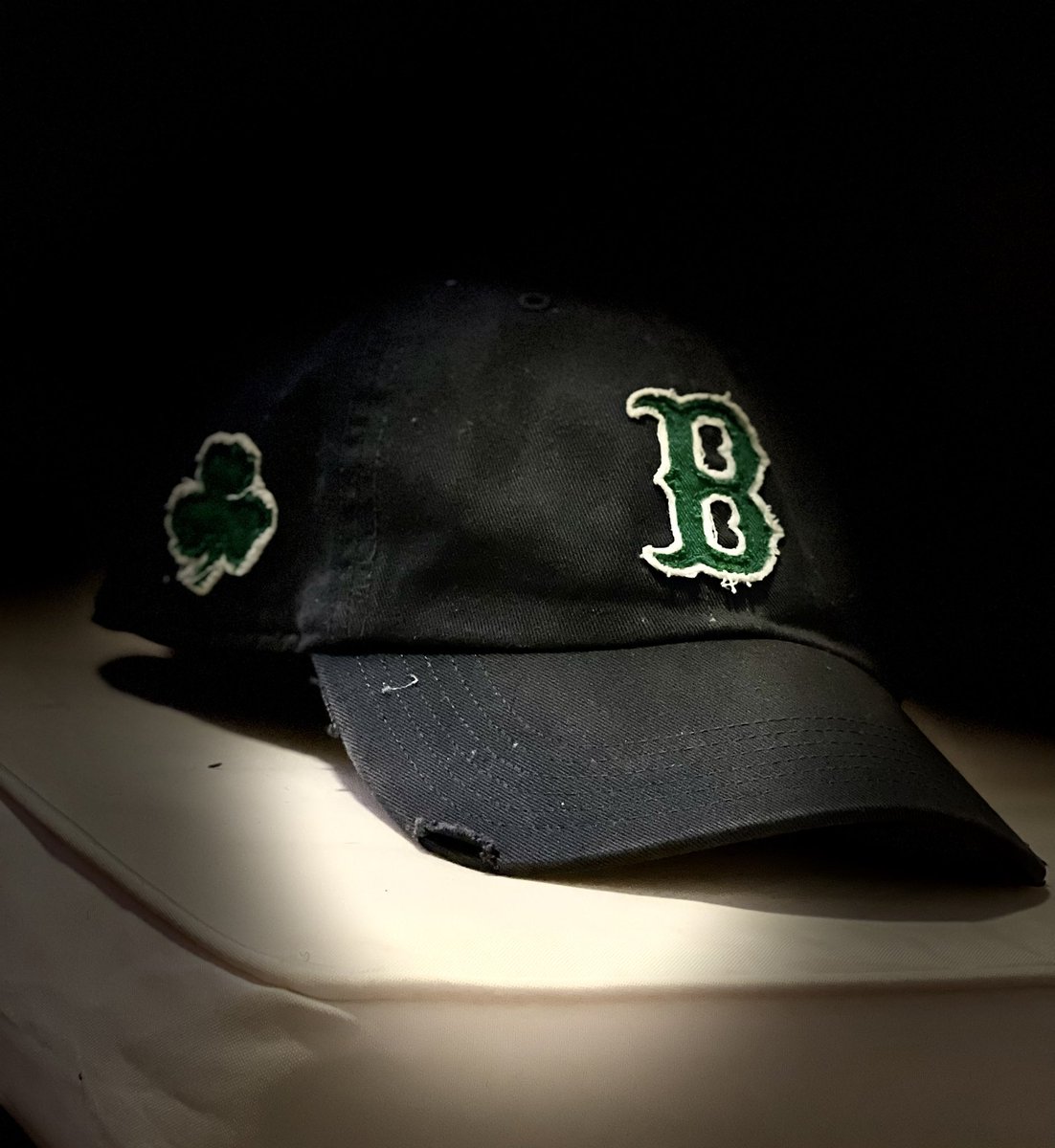 uatiki's tweet photo. #Boston sports for the hat trick; @RedSox win, @NHLBruins  win, and @celtics win https://t.co/Fuc4kopIvF