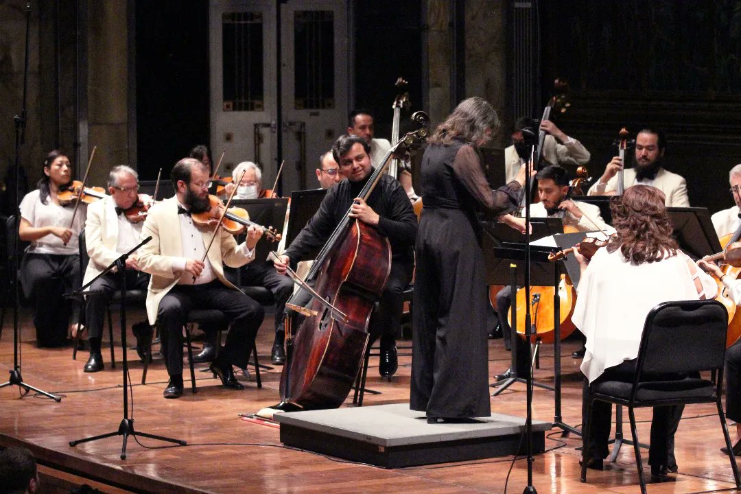 OSN_MX's tweet photo. Gracias por acompañarnos a este fascinante décimo programa. ❤

Momentos del Concierto para Contrabajo en Mi mayor kr.172, de Carls von Dittersdorf, con Jesús Bustamante como solista y bajo la batuta de Alejandra Urrutia, directora huésped. https://t.co/KAeJMHO4HC