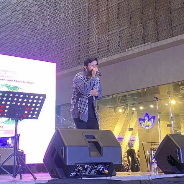 tarsierrecords's tweet photo. In case you missed it!
@zionaguirre03 performing at #TheCompanY Mall Show for @thecompanysing's GITNA album tour!🧡
📍 Ayala Malls Vertis North Activity Center
🗓April 23, 2023
#TheCompanYMallShow
#ZionAguirre #GITNA https://t.co/GOr30IczGj