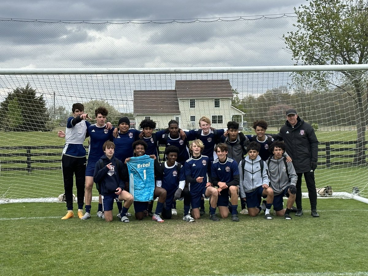 AustinJDErtel1's tweet photo. #family #mifamilia #soccer #futbol #football #keeper #potero https://t.co/b1xb59zmFo