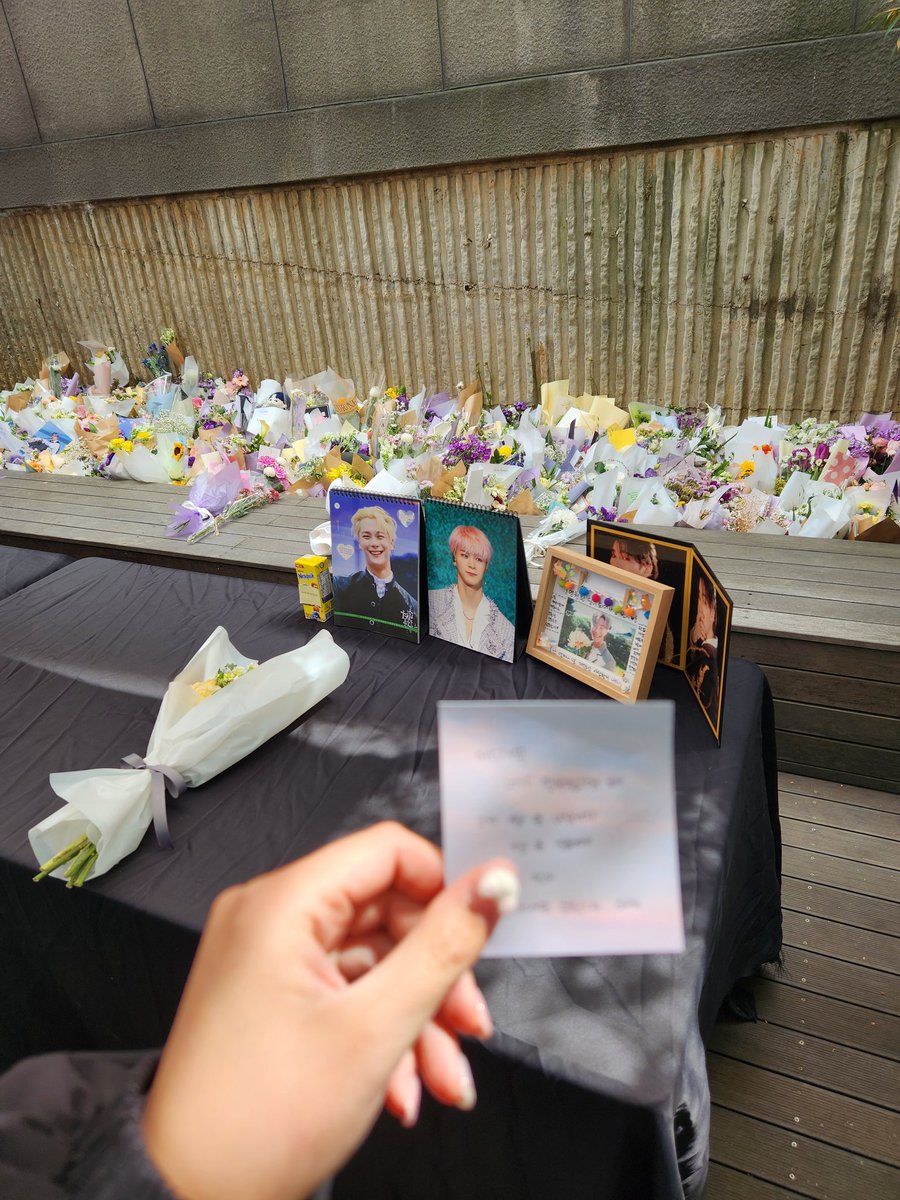 MJ_oling0305's tweet photo. 빈이는 행복하겠다
어딜 가든 빈이를 사랑해주는 사람이 많아서💜 https://t.co/wiw8y3DglD