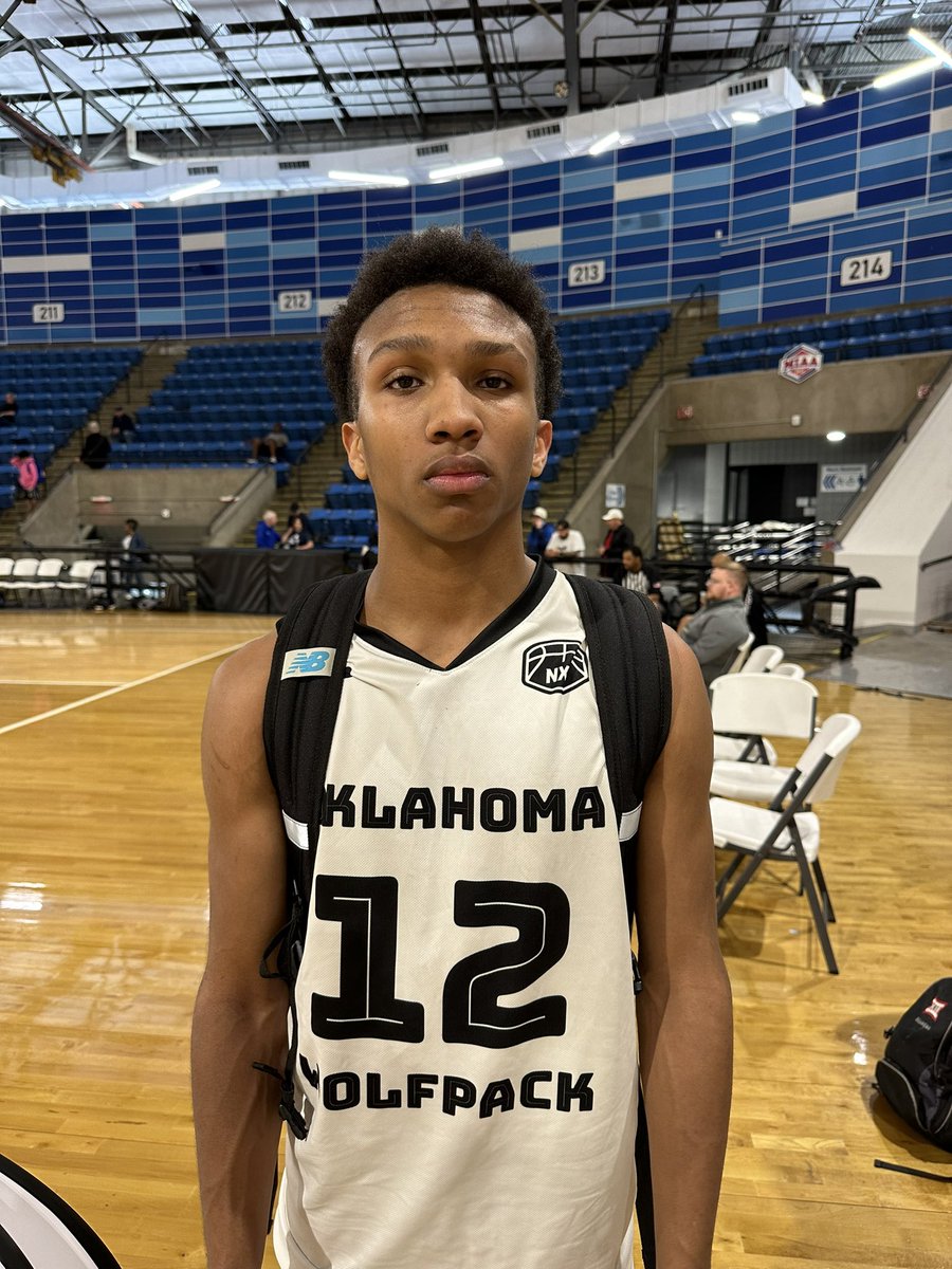 2022Oklahoma's tweet photo. Playing up @LaelEddens showed up big in the 54-52 win over Lincoln Supreme National 2. Eddens used his elite first step to blow past defenders and make plays to put his team in position to get the win. @Ok_Wolfpack @RL_HoopsOK @NXTPROHoopsOK @OkieBall_1 @PRO16League @PrepHoopsOK https://t.co/CBSivvBHqX