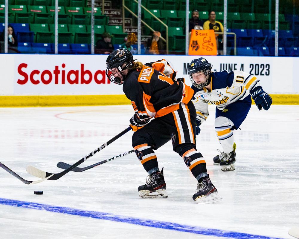 HockeyCanada's tweet photo. AFTER 1 | The @SubwaySelects and @PABears trade goals, and the game is tied 1-1 after 20 minutes.

APRÈS 20 MIN | Les @SubwaySelects et les @PABears retournent au vestiaire à égalité 1-1.

📺 https://t.co/YL4LDTfR1Z
📺 https://t.co/IW4q9fK0CH

#EssoCup | #CoupeEsso | @ImperialOil https://t.co/tgQh3uGGRG