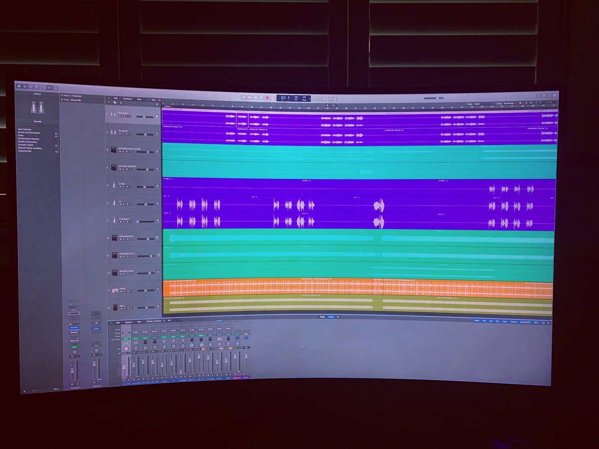 tommyhillsbass's tweet photo. Back in the studio today, got something in the works…stay tuned! 

I’m in the studio for the remainder of the week. Need some sweet bass lines on your music? Hit me up!

#tomashills #studio #recording #hiredgun #bassist #sessionbassist https://t.co/kjzJHBTrl7