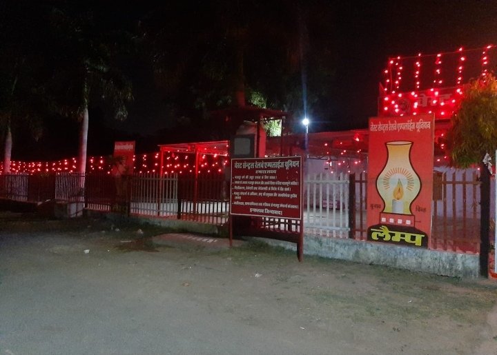 भव्य रोशनी में नहाया AIRF मुख्यालय ! आज से देश भर में AIRF के शताब्दी वर्ष समारोह की शुरुआत ! ITF जनरल सेक्रेटरी स्टीव कॉटन और महामंत्री शिवगोपाल मिश्रा शाम 6 बजे लंदन से करेंगे समारोह की शुरुआत ! 
Live के लिए लिंक 
youtube.com/live/QcSGGehFZ…

<a href="/ITFglobalunion/">International Transport Workers' Federation (ITF)</a> 
<a href="/ITF_DelhiOffice/">ITF Delhi Office</a>