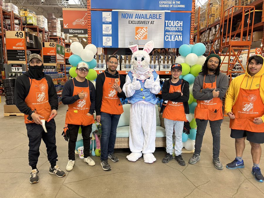 HDepot568's tweet photo. Congratulations @JordanW0568 on your promotion to CXM. The impact that you have made on your associates and peers didn’t go unnoticed. We’re gonna miss you! https://t.co/8XDzddNCoW