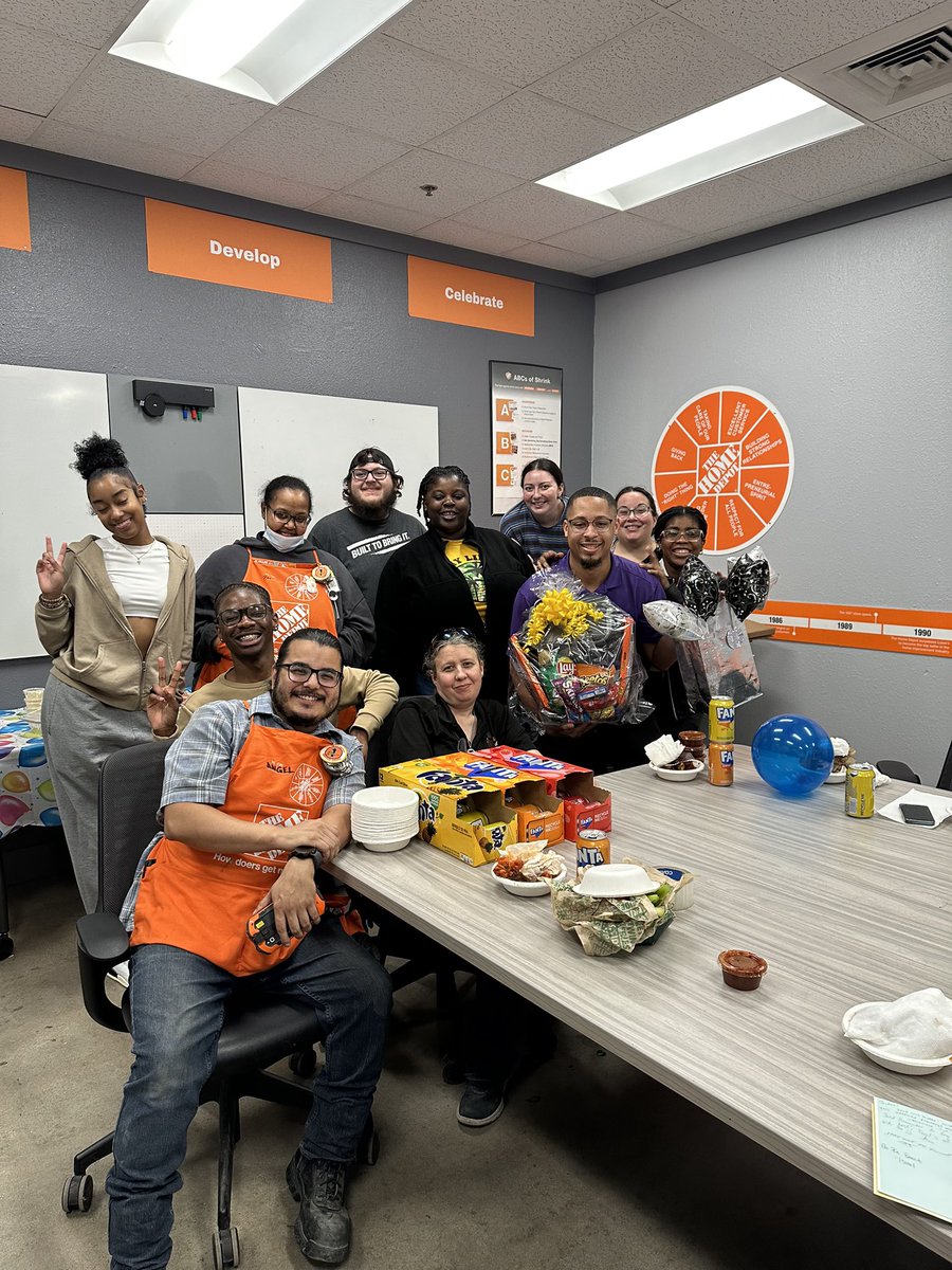 HDepot568's tweet photo. Congratulations @JordanW0568 on your promotion to CXM. The impact that you have made on your associates and peers didn’t go unnoticed. We’re gonna miss you! https://t.co/8XDzddNCoW