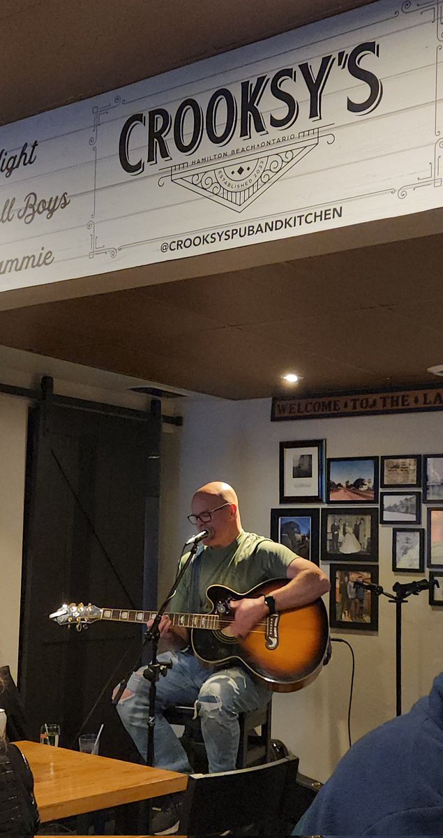 BfdBrian's tweet photo. #crooksys #acoustic #SundayFunday https://t.co/VYe6mJaYwA