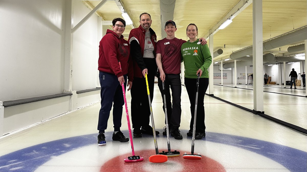 totalsheetshow's tweet photo. We had a great time curling at the @KC_Curling_Club's KC Open #Bonspiel this weekend! We went 2-2 and played fun teams from Denver, KC, Long Island, and Ardsley. Thanks to the kind folks at KC Curling for putting on an excellent event and, as always, being great hosts! https://t.co/hEaXalC11m