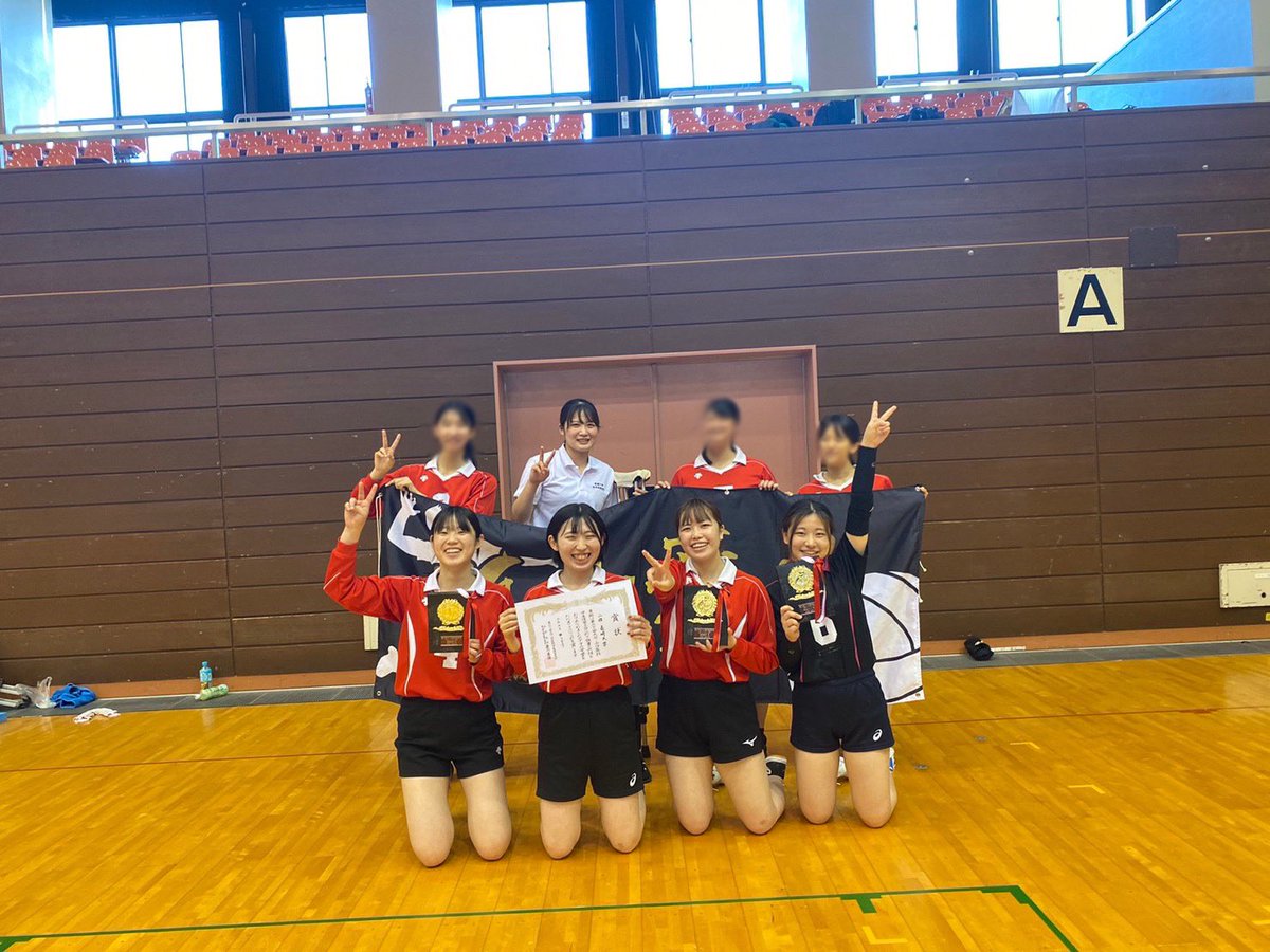 numgvc's tweet photo. 4/22.23に宮崎県で第62回九州山口医科学生体育大会が行われました。

【試合結果】
準決勝 vs熊本大学 2-1 (25-16、24-26、25-22)⭕
決勝 vs久留米大学 0-2 (25-27、25-18)❌

準優勝という結果で大会を終えました🥈 https://t.co/ULDmYucCxZ