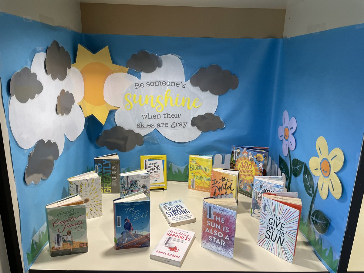 BooksMakeUSoar's tweet photo. 🌧️ We all need friends to help us through on our cloudy days.  ☔️ Keep an eye on your friends this week.  Be ready to share your umbrella if they need it. ⛅️🌦️#wrh 💜💛@wereppinhanford @hhsfalcons #dontbeafairweatherfriend #thankyouforbeingafriend https://t.co/TKcNW2pyMG