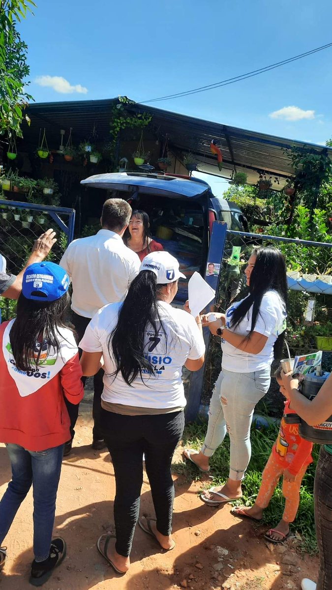OviedoFidel's tweet photo. Caminata de Juan Núñez Candidato a Diputado de Central #Lista2 #Opcion10 en San Antonio con el Concejal Edgar Arias, Dra. Lina Coronel, Elgin Dávila y varios referente de la zona llevando mensaje de @concertacionpy y recibiendo apoyo a @DionisioAmarill al Senado #Lista2 #Opcion7 https://t.co/CBPxXZTZ09