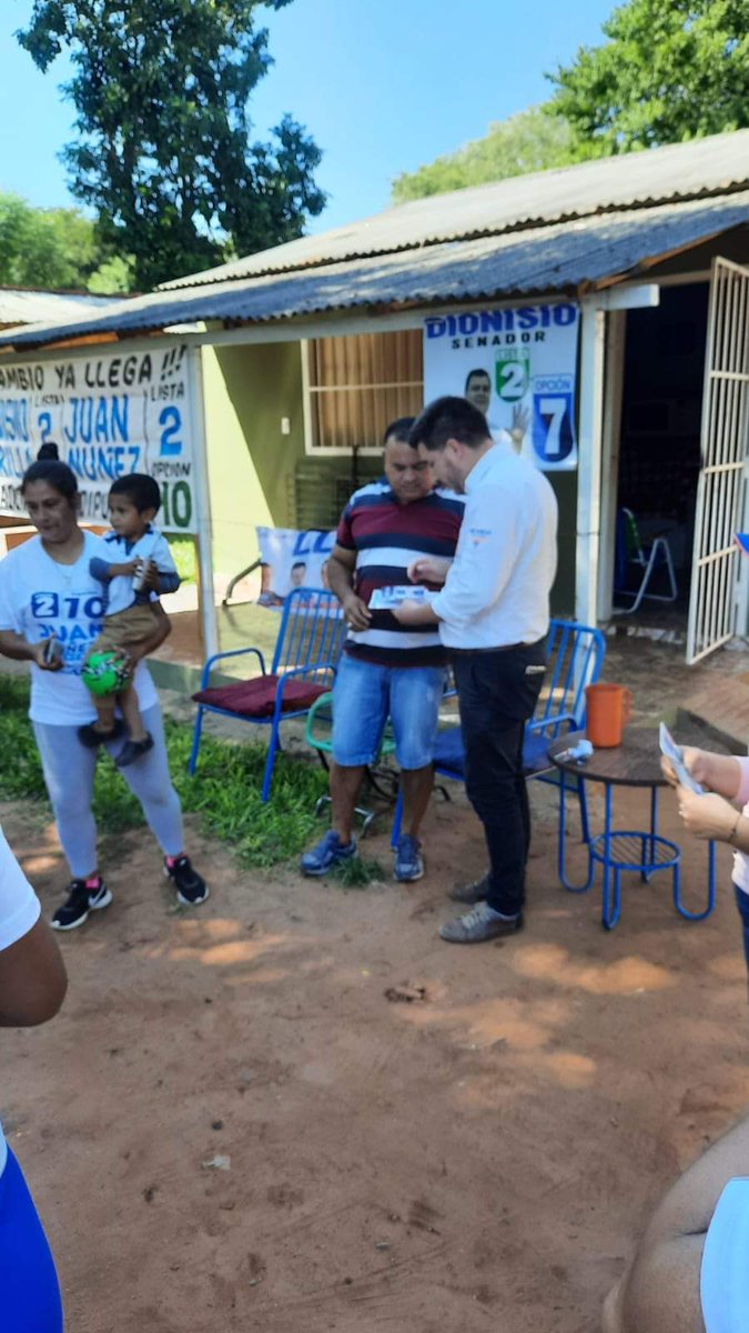 OviedoFidel's tweet photo. Caminata de Juan Núñez Candidato a Diputado de Central #Lista2 #Opcion10 en San Antonio con el Concejal Edgar Arias, Dra. Lina Coronel, Elgin Dávila y varios referente de la zona llevando mensaje de @concertacionpy y recibiendo apoyo a @DionisioAmarill al Senado #Lista2 #Opcion7 https://t.co/CBPxXZTZ09