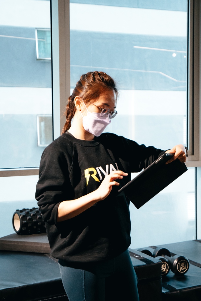TeamRival_KL's tweet photo. Introducing Jia Wei, our experienced senior physiotherapist who is dedicated to helping you achieve optimal physical health. #MeetTheTeam #RivalAthlete #TeamRival #BeTheBestOfYourself https://t.co/113ktGG0Q1