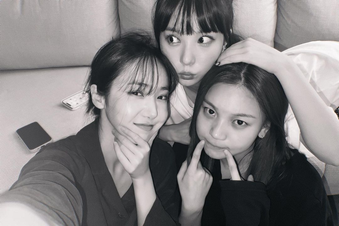yujugcfs's tweet photo. viviz's dorm surely holds so many precious memories :( https://t.co/z3lI2nYDq9