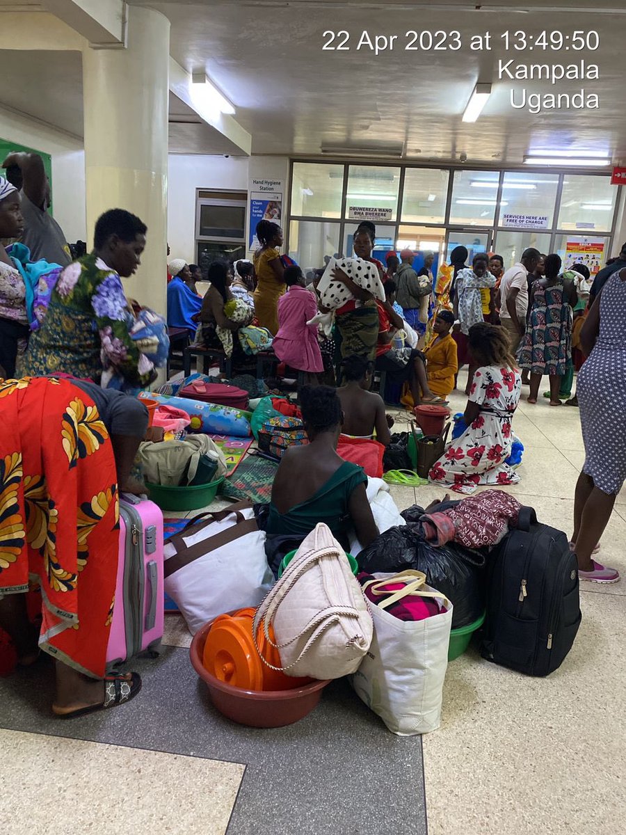 On a non busy hospital day 
FYI this isn’t a market, it’s a hospital ward. 

#UgandaHealthExhibition
#Deploymedicalinterns 
#Deployinterns
