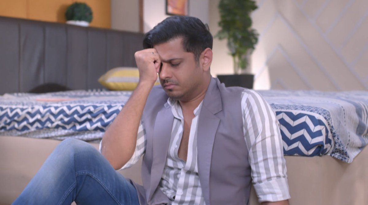 CantStopTruth2's tweet photo. Virat is good at self pity.
Never at self realisation! @neilbhatt4
And his sorries & thank yous are reserved for the witch in his life!
#WarpedPriorities
#BeyondRedemption
#GhumHaiKisikeyPyaarMeiin https://t.co/G53pY5sBj2