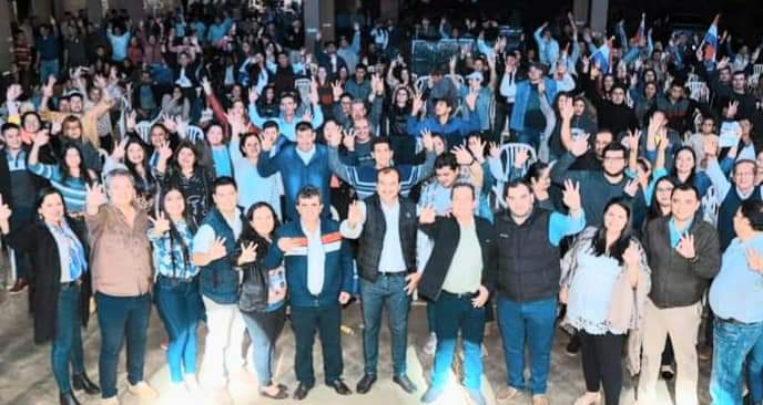 OviedoFidel's tweet photo. "Cordillerita se suma al cambio"
El apoyo y confianza de la gente de zona Cordillerita a la @concertacionpy posibilitará hacer realidad el cambio el próximo 30 de abril expresó el Pdte de @DiputadosPy Dr. Carlos María López, quien suma apoyo a su reelección como #Lista2 #Opcion1 https://t.co/fHKq5Oz1RW