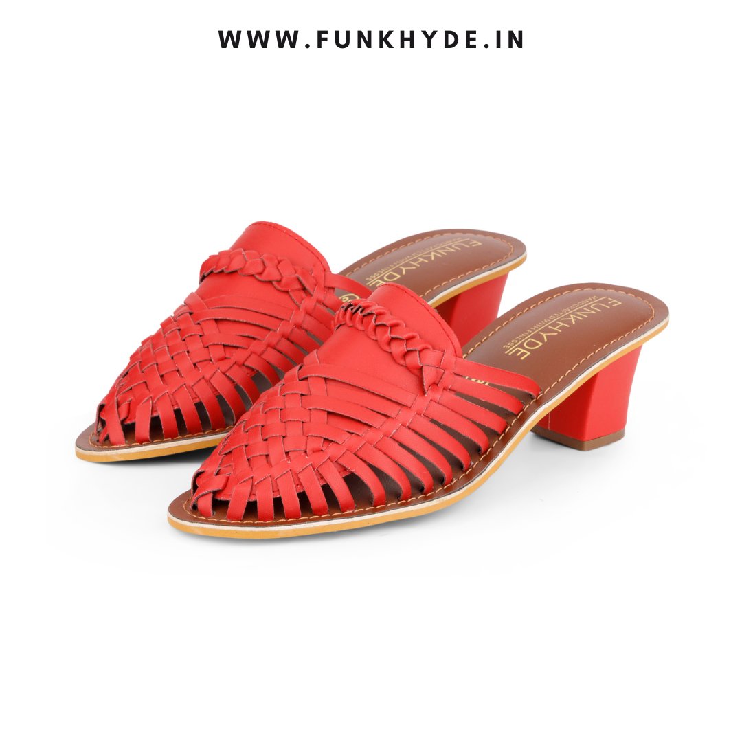funkhyde's tweet photo. “I don't do fashion, I AM fashion.” - Coco Chanel

➡️ pp = 1500/- [ OFFER : 2400/- for any 2 Colors ]
☝🏻 Link in Bio.

#shoesoftheday #shoestagram #shoes #sandals #instashoes #shoeporn #styles #stylish #shoe #shoelover #shoesaddict #trendy #fashionshoes https://t.co/UdzPAIpfbF