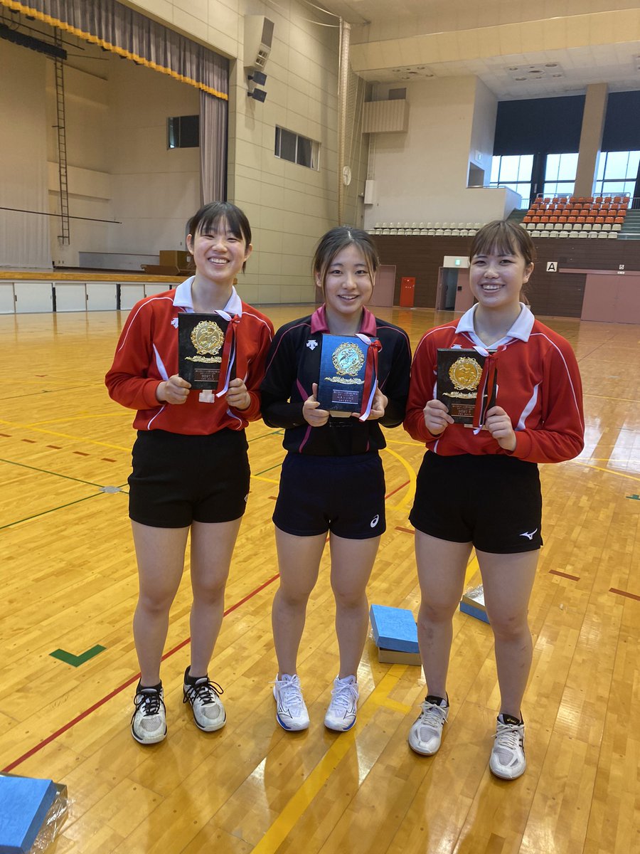 numgvc's tweet photo. 【個人賞】
ベスト6に、2年 廣田萌衣、青崎鈴
ベストリベロに 2年 豆谷恵莉香
が選出されました。

萌衣・鈴はエースとして、
まめは守備の要として大活躍でした👏🏻 https://t.co/GFzxE7cFpC