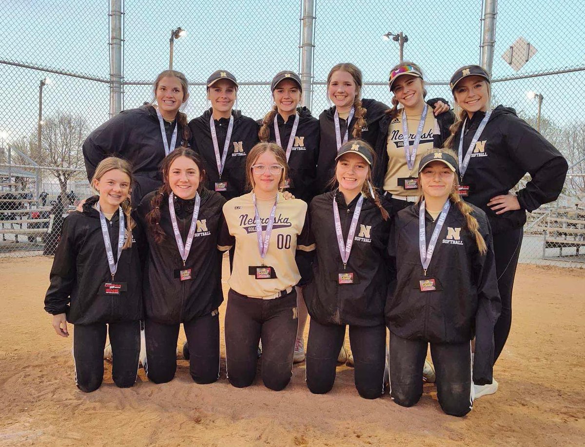 NebraskaGold09s's tweet photo. Quakes Classic 16-U Open Runner Up 💛🖤 #golddna #foryouiwill https://t.co/Kyck7Yz7Dr