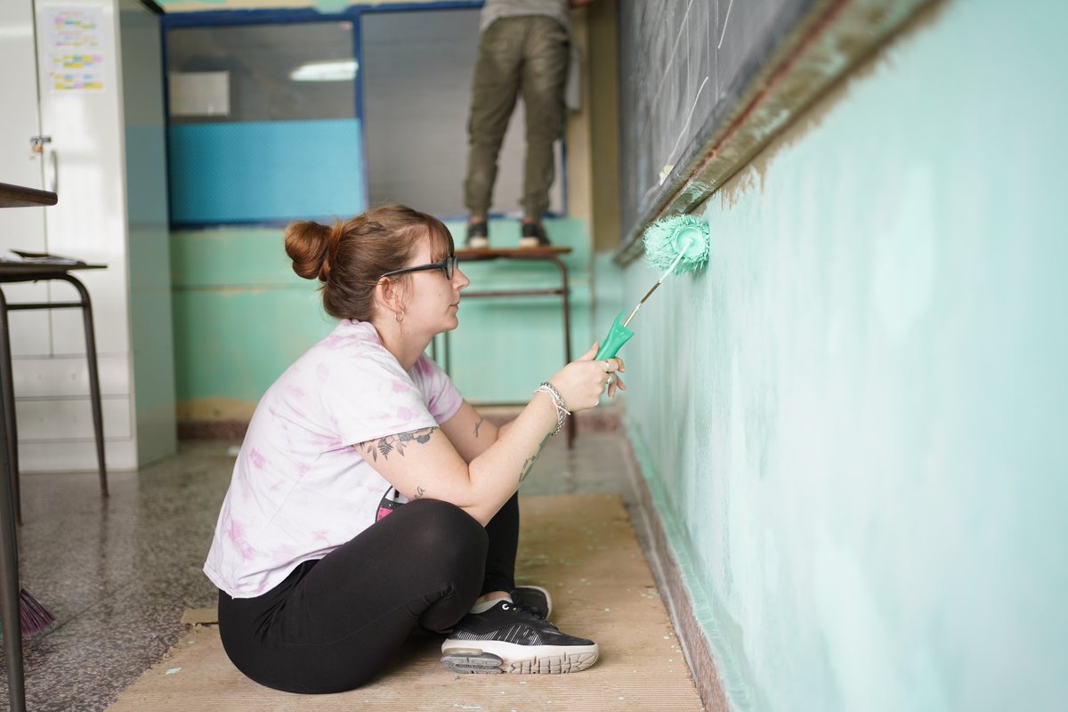 jprorosales's tweet photo. Pintamos aulas y pizarras del Colegio Nacional de Punta Alta https://t.co/sdB15wkEdB